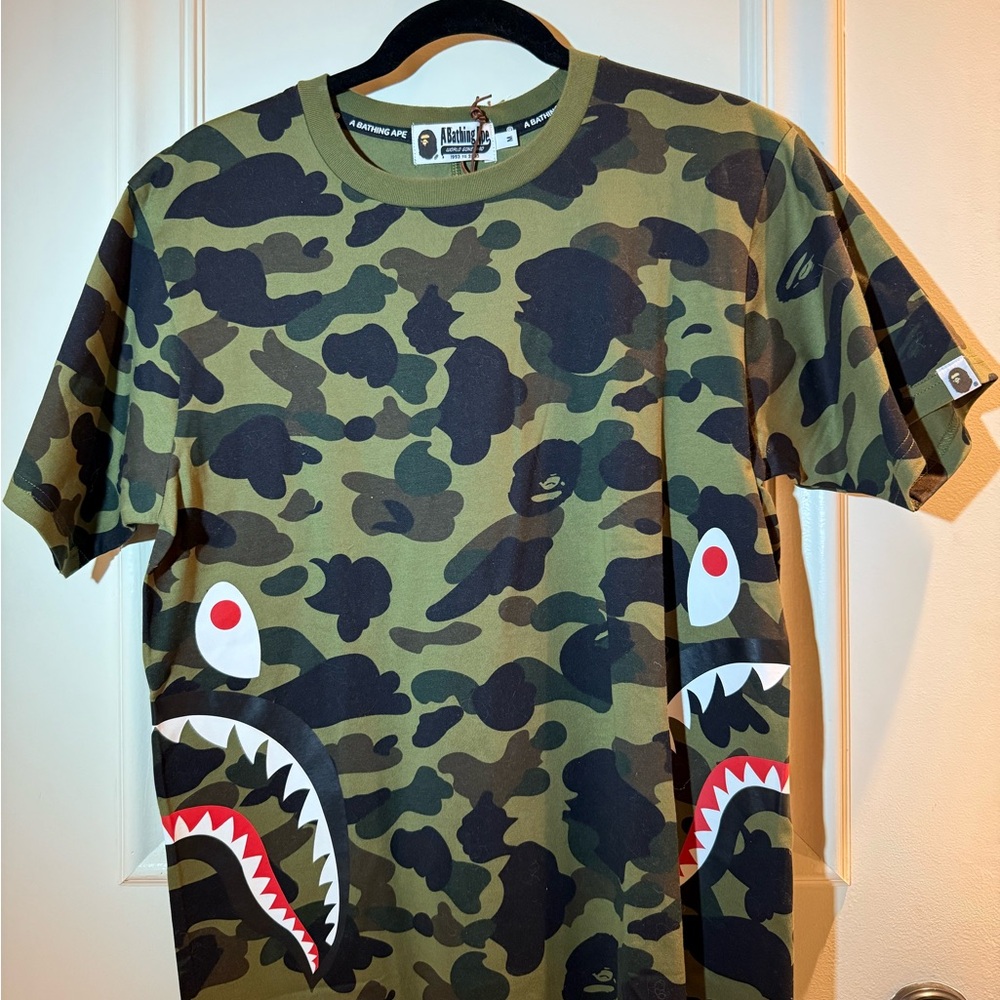 Bathing Ape camo shark style Medium T-shirt (Bape)